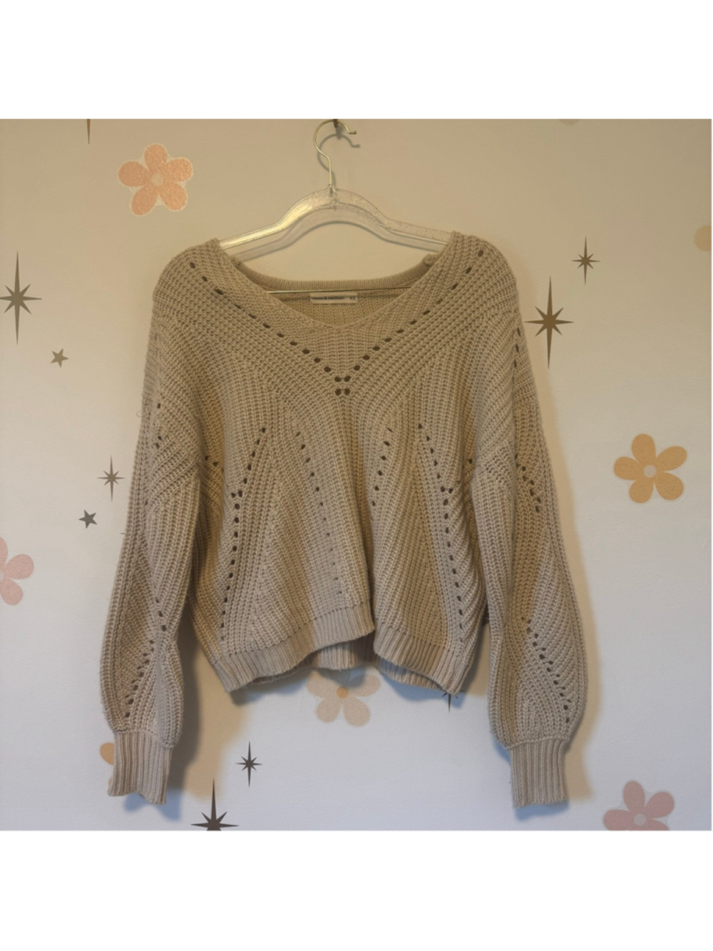 Cream V-neck Sweater Women’s